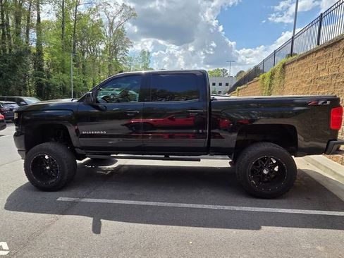 Used 2018 Chevrolet Silverado 1500 LT w/ All Star Edition image 3