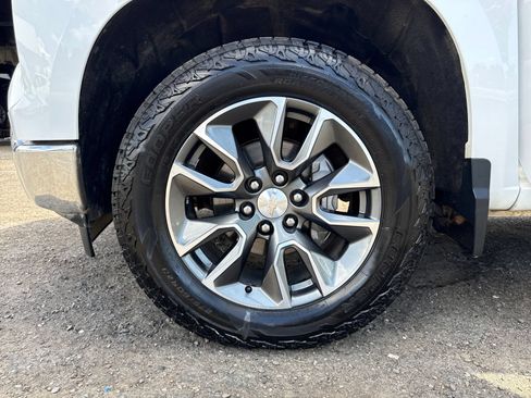 Used 2023 Chevrolet Silverado 1500 LT AWD/4WD image 27