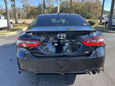 Used 2022 Toyota Camry SE image 9