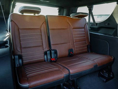 Used 2024 GMC Yukon XL Denali Ultimate image 19