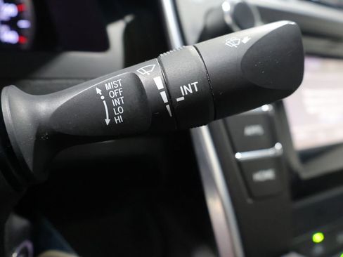 Used 2015 Toyota Camry SE FWD image 34