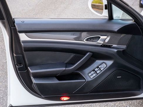 Used 2016 Porsche Panamera GTS image 10