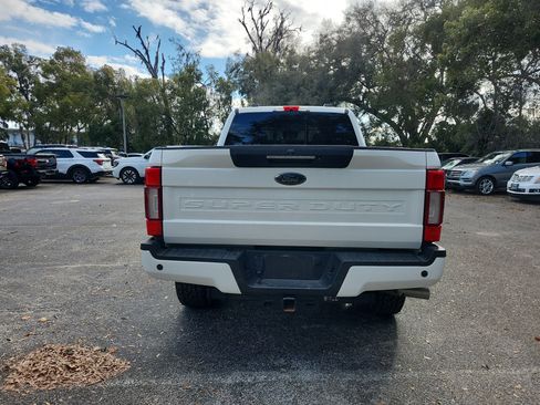 Used 2022 Ford F250 Lariat w/ Black Appearance Package image 4