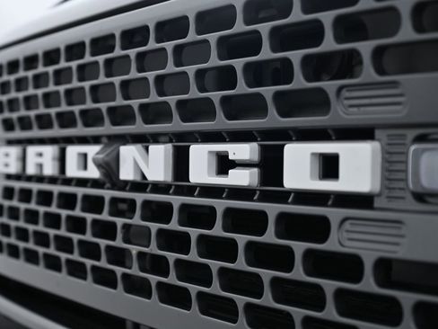 Used 2024 Ford Bronco Badlands AWD/4WD image 13