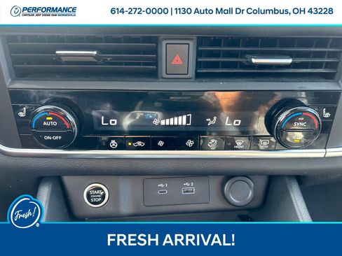 Used 2022 Nissan Rogue S FWD image 25