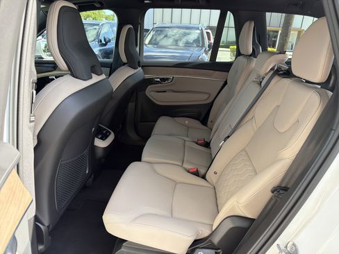 Used 2026 Volvo XC90 B6 Plus w/ Protection Package Premier AWD/4WD image 32