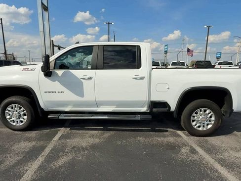 Used 2024 Chevrolet Silverado 2500 LT AWD/4WD image 5