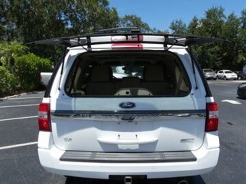 Used 2016 Ford Expedition XLT w/ Equipment Group 202A RWD image 14