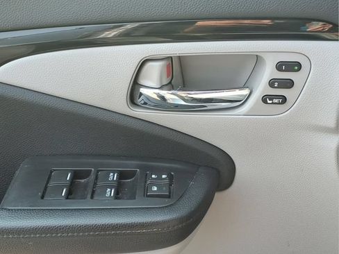 Used 2018 Honda Pilot Elite image 17