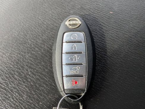 Used 2024 Nissan Armada SL w/ Captain's Chairs Package image 32