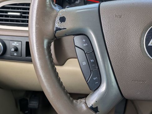 Used 2011 Chevrolet Suburban LTZ image 18