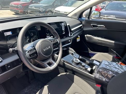 Used 2024 Kia Sportage LX AWD/4WD image 13