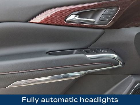 Used 2025 Chevrolet Traverse RS image 17