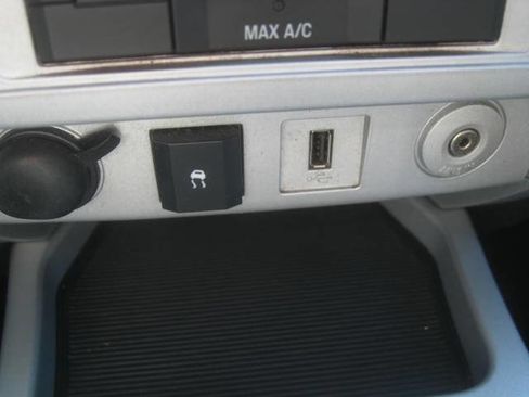 Used 2010 Mercury Mariner 4WD image 26