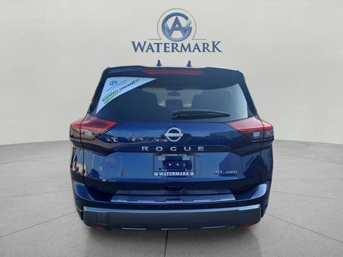 Certified 2025 Nissan Rogue SL w/ Tech Package AWD/4WD image 4