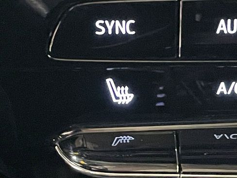 Used 2024 Buick Encore GX Avenir w/ Avenir Convenience Package FWD image 32