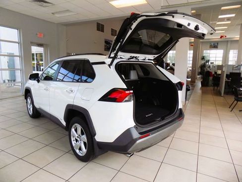 Used 2019 Toyota RAV4 Limited w/ Limited Grade Weather Package AWD/4WD image 8