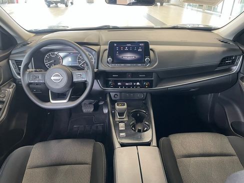 Certified 2024 Nissan Rogue SV FWD image 11