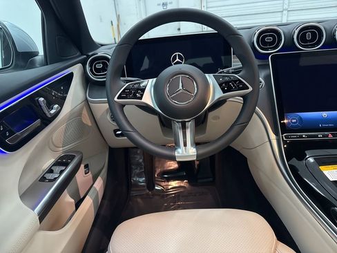 Used 2025 Mercedes-Benz C 300 Sedan image 21