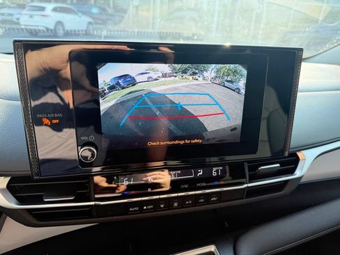 Used 2026 Toyota Sienna LE FWD image 29