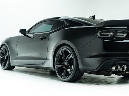 Used 2021 Chevrolet Camaro LT RWD image 19