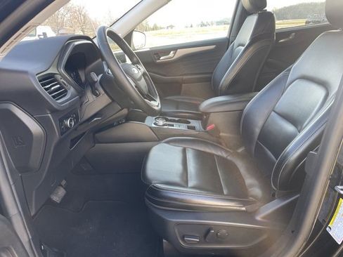 Used 2024 Ford Escape Platinum image 8