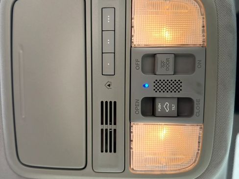Used 2014 Honda Odyssey EX-L image 35