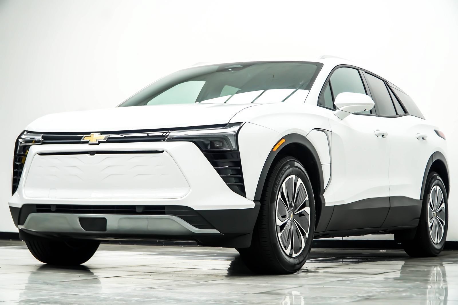 Used 2024 Chevrolet Blazer EV LT AWD/4WD image 11