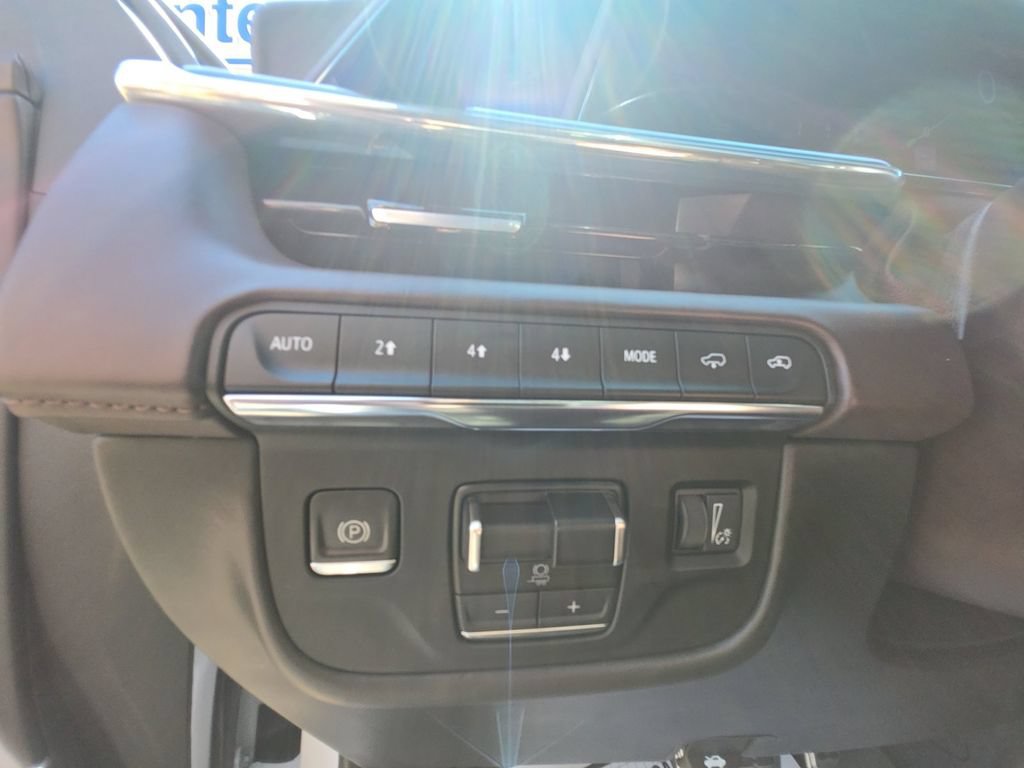 Certified 2023 Cadillac Escalade Sport Platinum w/ LPO, ONYX Package AWD/4WD image 32