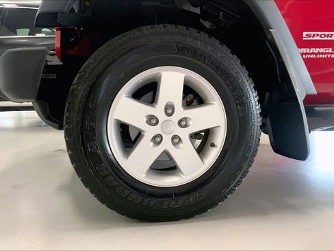 Used 2010 Jeep Wrangler Unlimited Sport AWD/4WD image 6