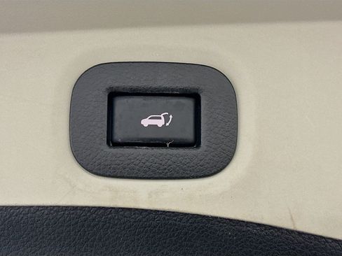 Used 2019 Nissan Rogue SV image 30