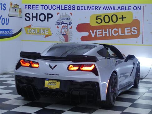 Used 2018 Chevrolet Corvette Stingray Coupe image 7