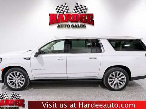 Used 2022 GMC Yukon XL Denali w/ Denali Premium Package image 1
