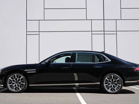 Used 2024 Genesis G90 3.5T AWD/4WD image 9