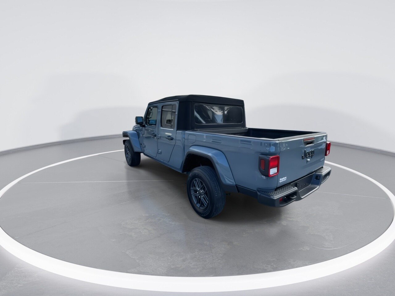 Used 2024 Jeep Gladiator Sport AWD/4WD image 14