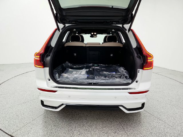 New 2026 Volvo XC60 B5 Plus w/ Protection Package Premier AWD/4WD image 19