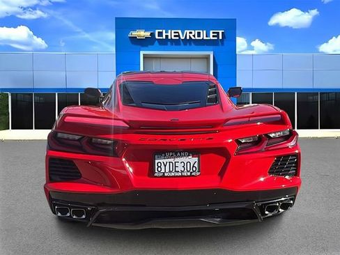 Used 2021 Chevrolet Corvette Stingray Coupe w/ Z51 Performance Package image 4