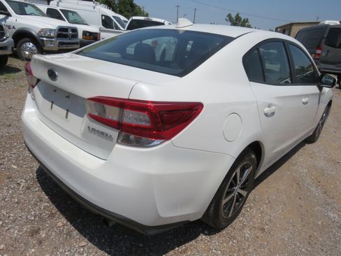 Used 2020 Subaru Impreza 2.0i Premium image 4
