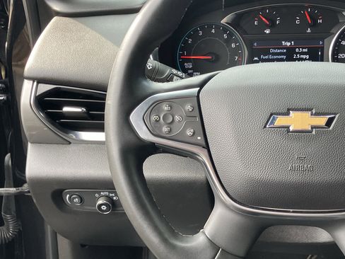 Used 2023 Chevrolet Traverse LT image 21