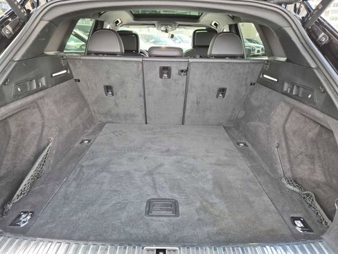 Used 2023 Audi e-tron Premium w/ Convenience Plus Package image 27