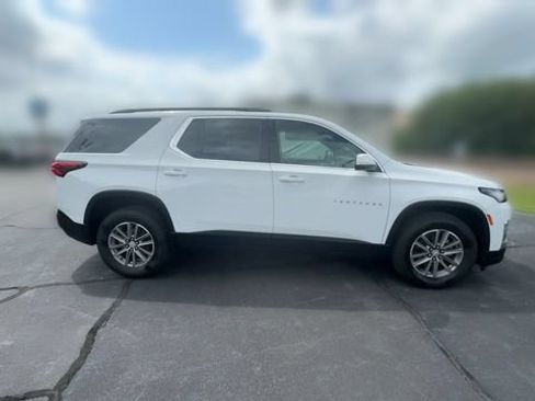 Used 2024 Chevrolet Traverse LT AWD/4WD image 9
