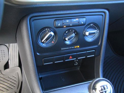 Used 2012 Volkswagen Beetle 2.5 image 15