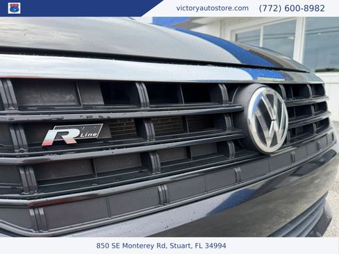 Used 2020 Volkswagen Jetta R-Line w/ R-Line Cold Weather Package FWD image 11