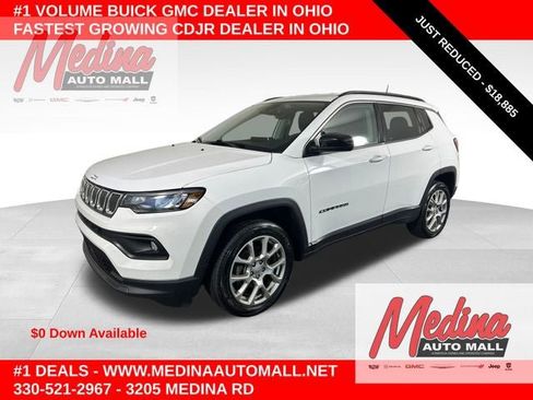 Used 2022 Jeep Compass Latitude AWD/4WD image 1