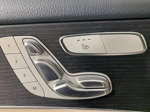 Used 2021 Mercedes-Benz GLC 300 4MATIC image 17