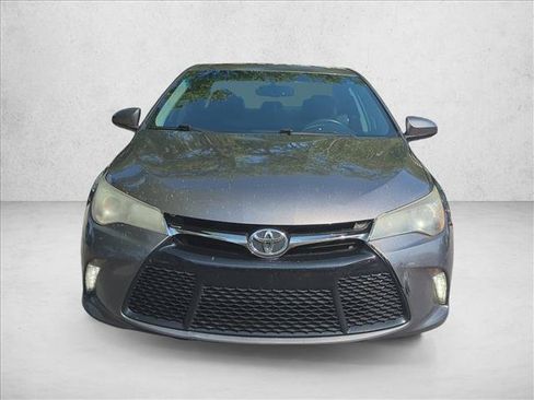 Used 2017 Toyota Camry XSE w/ Moonroof Package FWD image 2