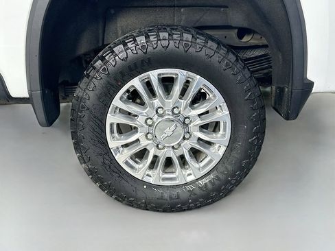 Used 2020 Chevrolet Silverado 2500 High Country w/ Z71 Off-Road Package AWD/4WD image 35
