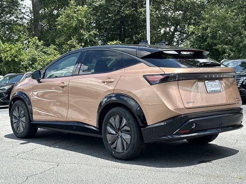 New 2025 Nissan Ariya Platinum image 32
