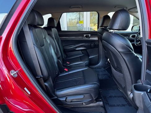 Used 2022 Kia Sorento S image 20