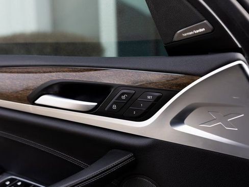 Used 2018 BMW X3 M40i image 28